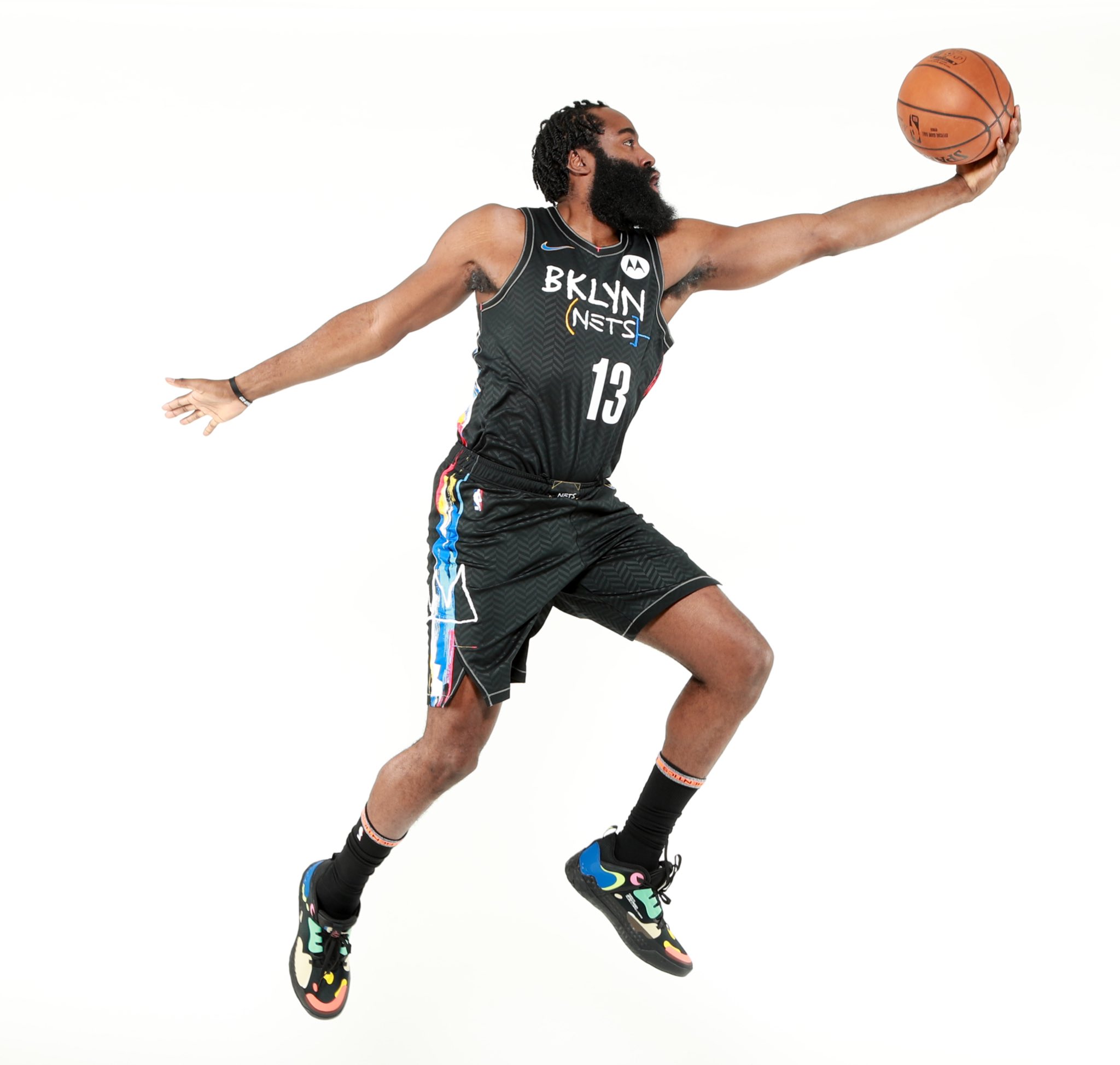 教练夸他“像黄金一样重要”（教练：他的重要性堪比黄金）