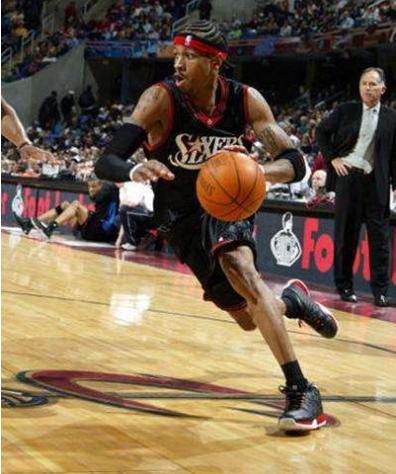 德布劳内精准助攻 主导比赛节奏（德布劳内送出精妙助攻 掌控比赛节奏）