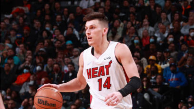 骑士首节68.4%命中率狂轰38分，米切尔单节12分（骑士首节火热手感，68.4%命中率砍38分，米切尔单节拿下12分）