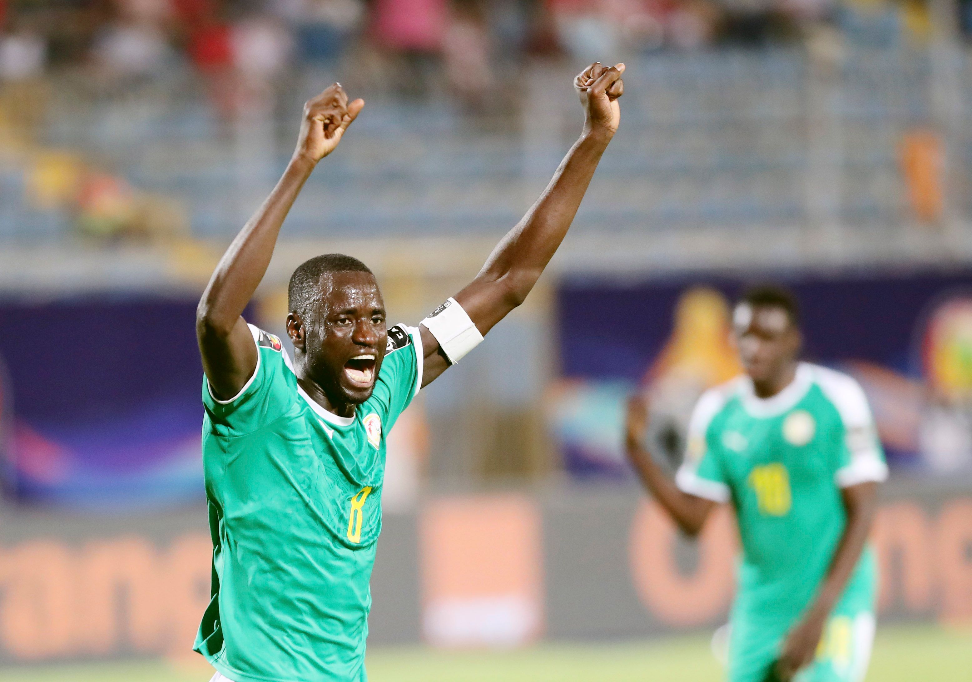 詹姆斯拒绝采访：赛后第一时间沮丧离场 正负值-33连创耻辱纪录（詹姆斯赛后第一时间黯然退场并拒采，正负值-33再创尴尬纪录）