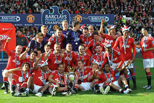 记者：皇马今天训练维尼修斯与姆巴佩长时间与教练组进行沟通（据记者报道，皇马今日训练中，维尼修斯和姆巴佩与教练组长时间交流）