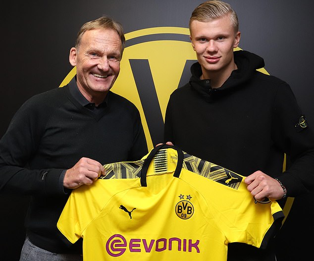 斯基拉：尤文将给伊尔迪兹500-550万年薪，加与欧冠挂钩奖金（斯基拉：尤文拟为伊尔迪兹提供500万至550万年薪，另含与欧冠挂钩的奖金）