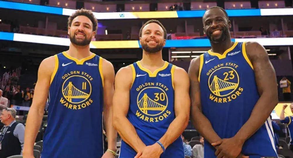 阿劳霍在巴萨已被罚下5次，本世纪仅次于皮克、莫塔和马克斯（阿劳霍在巴萨已5次染红，本世纪仅逊皮克、莫塔与马克斯）