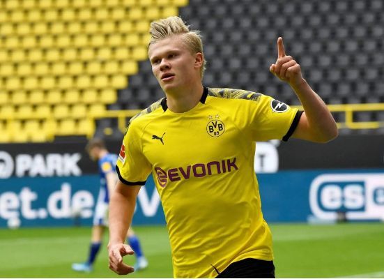 埃贝尔：我们还在与于帕进行续约谈判；诺伊尔应该去踢世界杯（埃贝尔：与于帕续约仍在推进；诺伊尔理应参加世界杯）