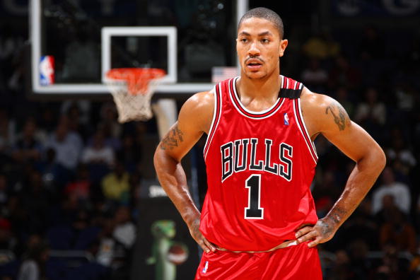 珀塞尔展现出色掩护，为队友创造三分机会（珀塞尔用高质量掩护为队友创造三分投射空间）