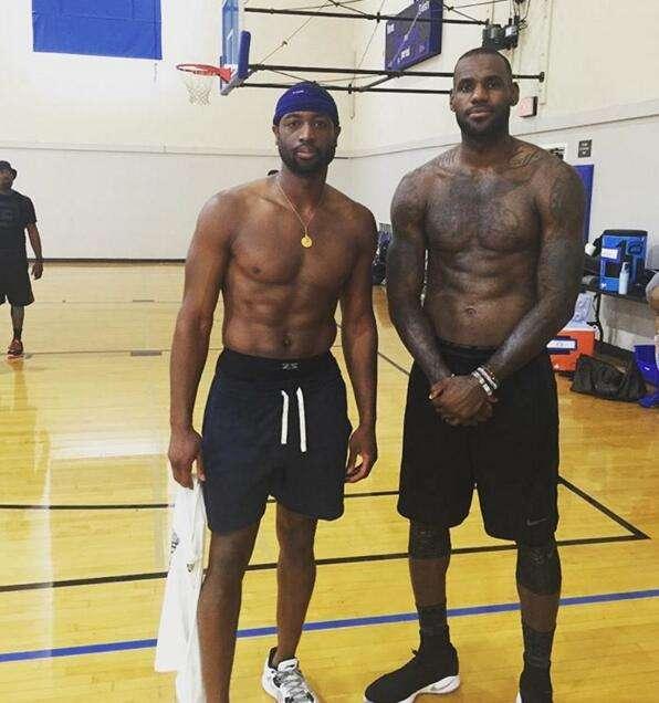 官方：26岁的前比利时国脚、国米旧将范赫斯登退役（官方消息：26岁比利时前国脚、国米旧将范赫斯登宣布退役）