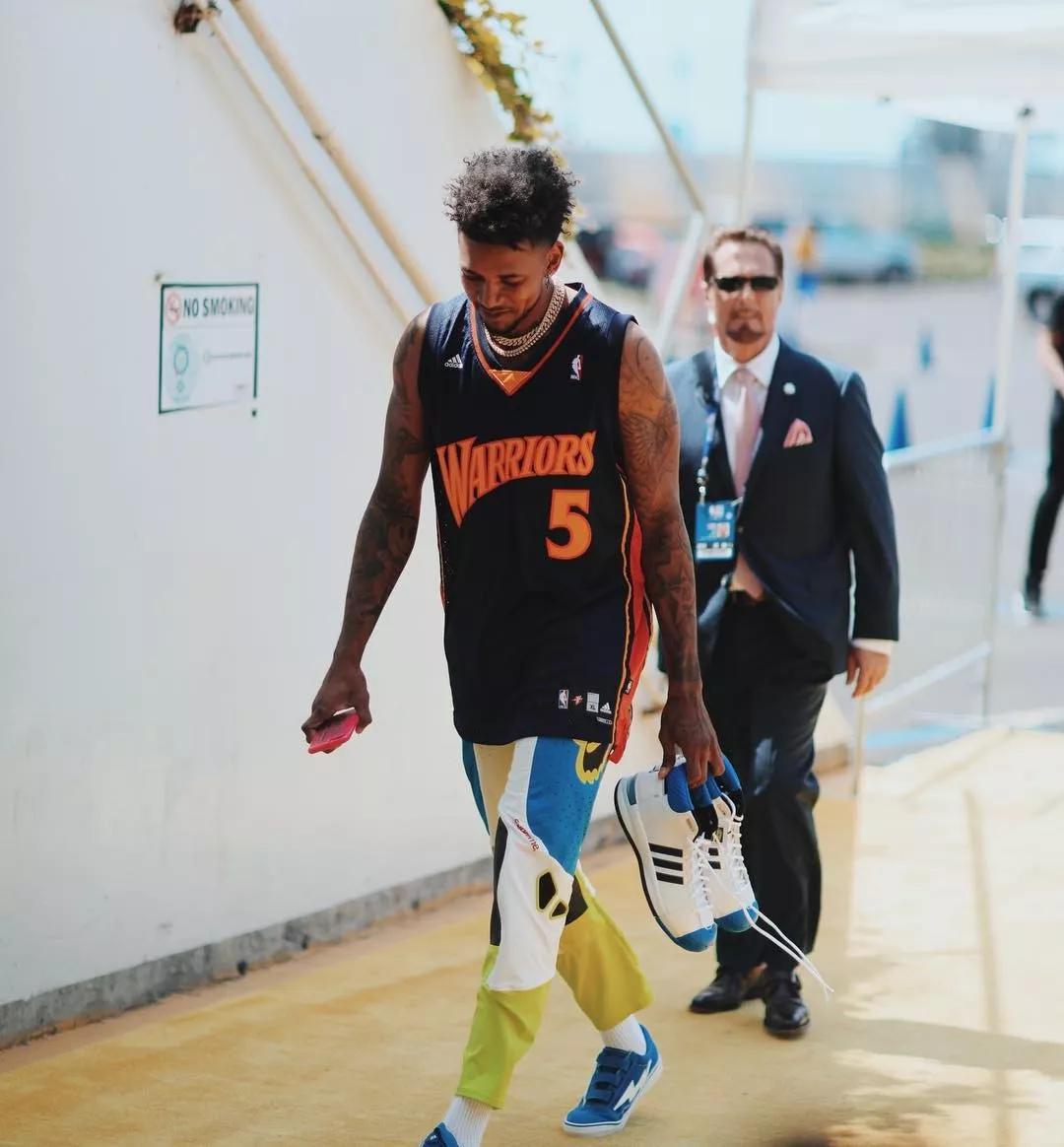 斯帕莱蒂：孔蒂是一位顶级教练，对阵那不勒斯我们会全力以赴（斯帕莱蒂称孔蒂为顶级主帅：战那不勒斯我们将全力以赴）