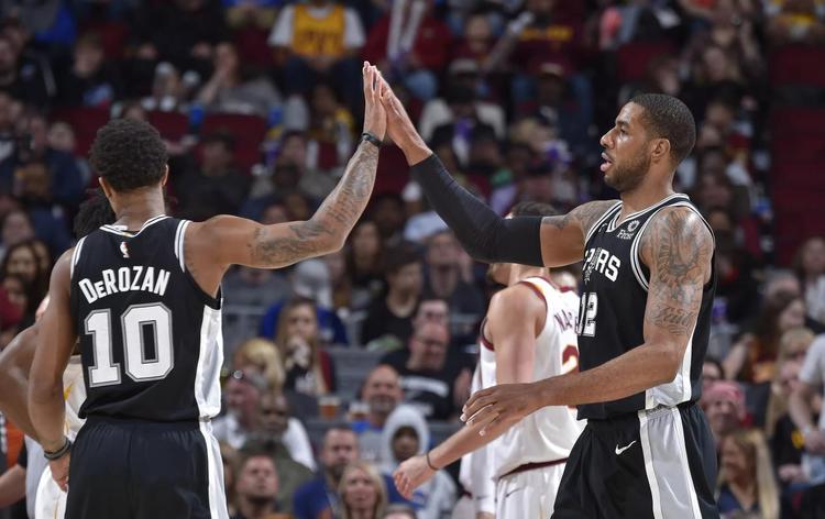 NBA战报：弗拉格33分9板9助，独行侠131-130险胜掘金（NBA快讯：弗拉格33分9板9助，独行侠以131-130一分险胜掘金）