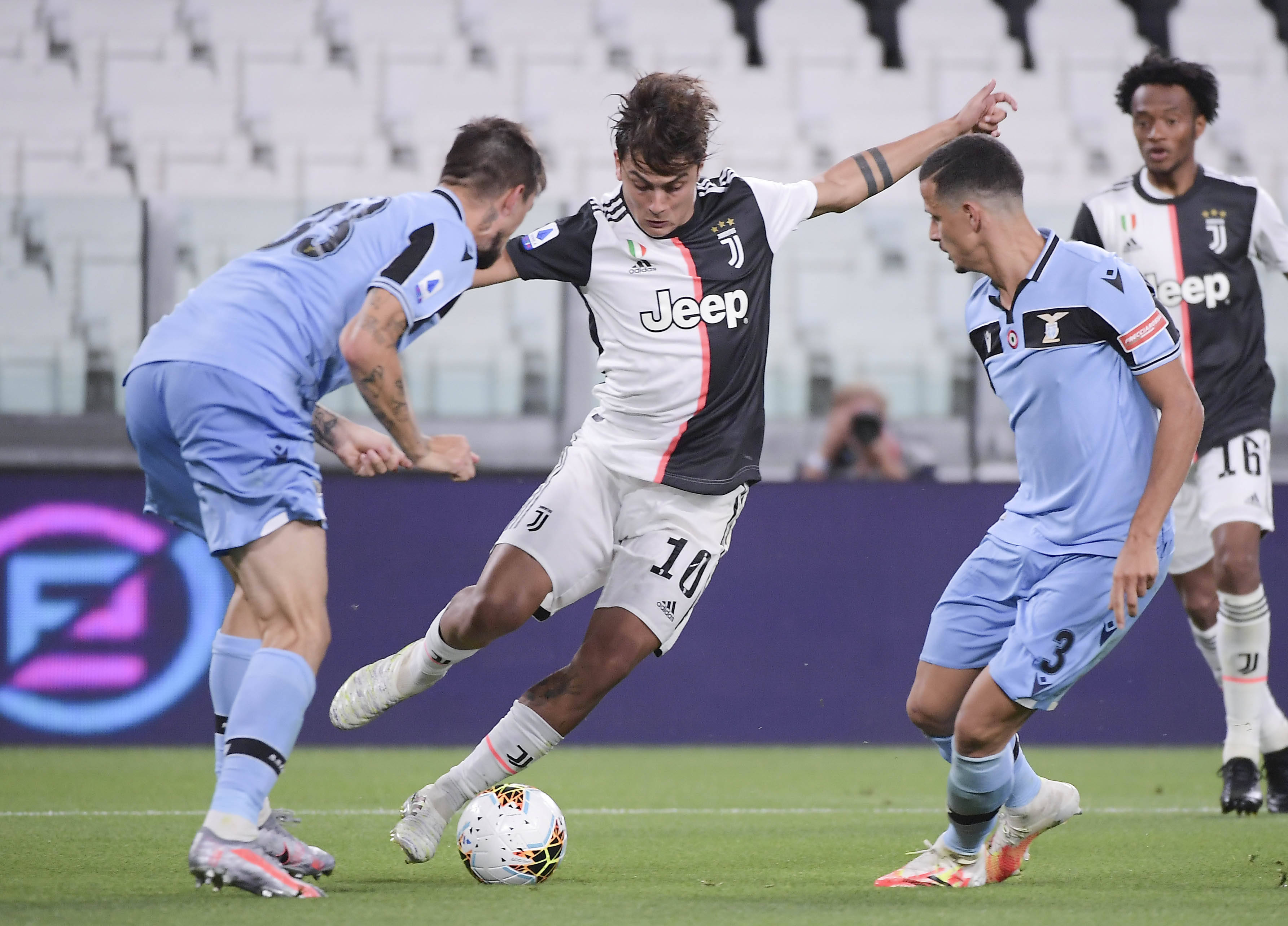 射击世界杯总决赛：江伊婷满中夺冠 中国队四金收官（射击世界杯总决赛：江伊婷满环夺魁，中国队四金圆满收官）