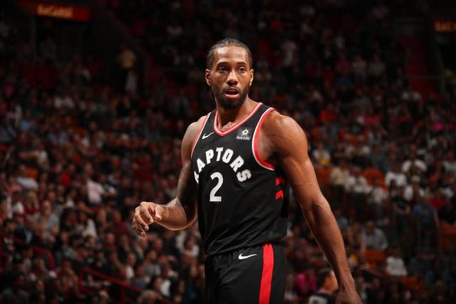 福布斯穿7号替补登场，是马丁内斯执教后第14位完成首秀球员（福布斯身穿7号替补出场，成为马丁内斯执教后第14位完成首秀的球员）